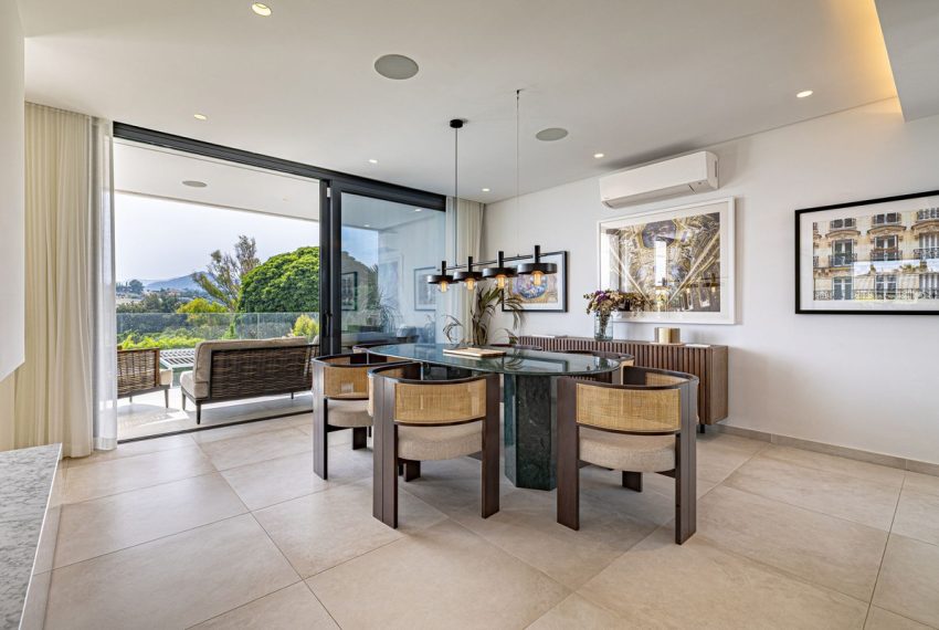 R5079934-Villa-For-Sale-Nueva-Andalucia-Detached-6-Beds-342-Built-11