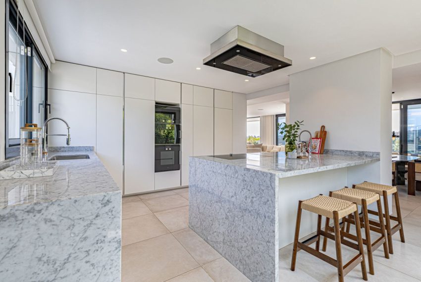 R5079934-Villa-For-Sale-Nueva-Andalucia-Detached-6-Beds-342-Built-15