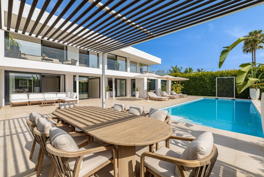 R5079934-Villa-For-Sale-Nueva-Andalucia-Detached-6-Beds-342-Built-17