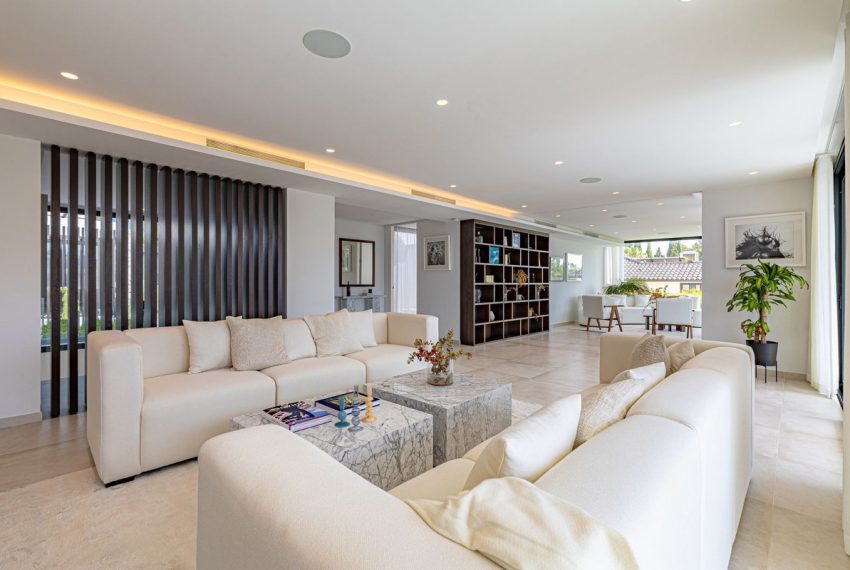 R5079934-Villa-For-Sale-Nueva-Andalucia-Detached-6-Beds-342-Built-7