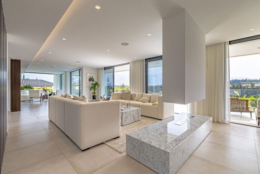 R5079934-Villa-For-Sale-Nueva-Andalucia-Detached-6-Beds-342-Built-8