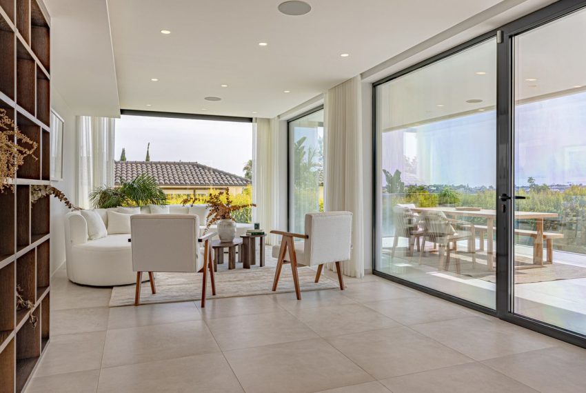 R5079934-Villa-For-Sale-Nueva-Andalucia-Detached-6-Beds-342-Built-9