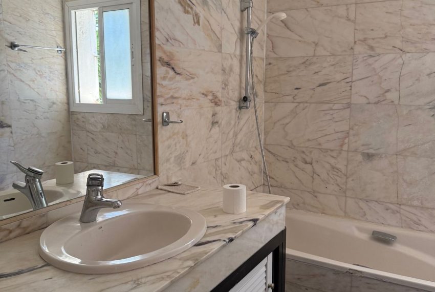 R5080054-Apartment-For-Sale-Nueva-Andalucia-Penthouse-2-Beds-77-Built-18