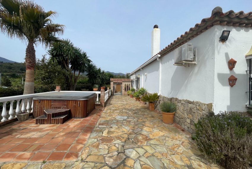 R5080618-Villa-For-Sale-Estepona-Finca-6-Beds-295-Built-18