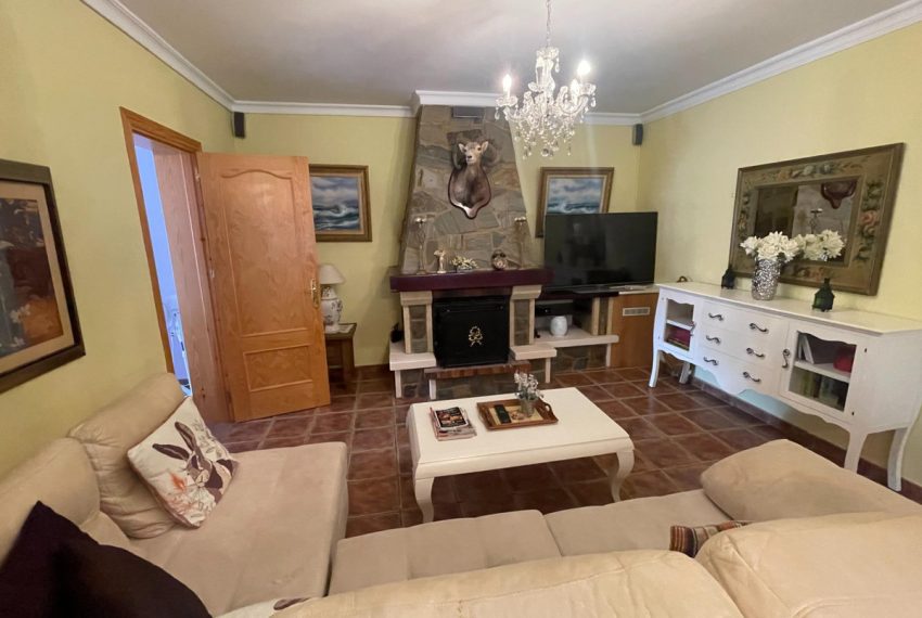R5080618-Villa-For-Sale-Estepona-Finca-6-Beds-295-Built-2