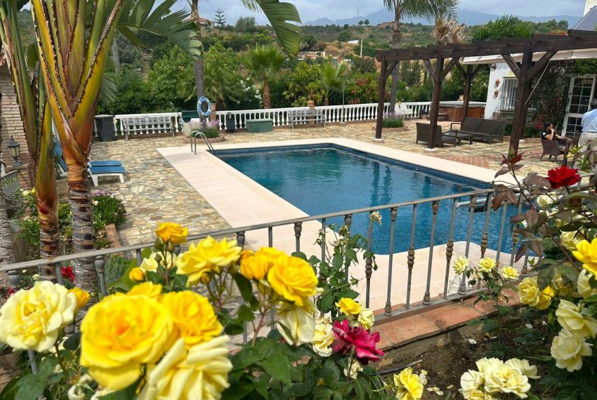R5080618-Villa-For-Sale-Estepona-Finca-6-Beds-295-Built-4