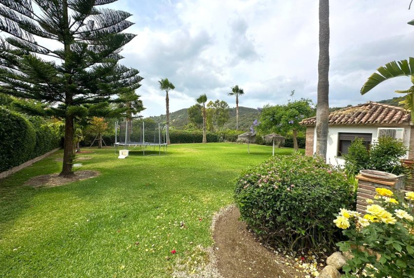 R5080618-Villa-For-Sale-Estepona-Finca-6-Beds-295-Built-5
