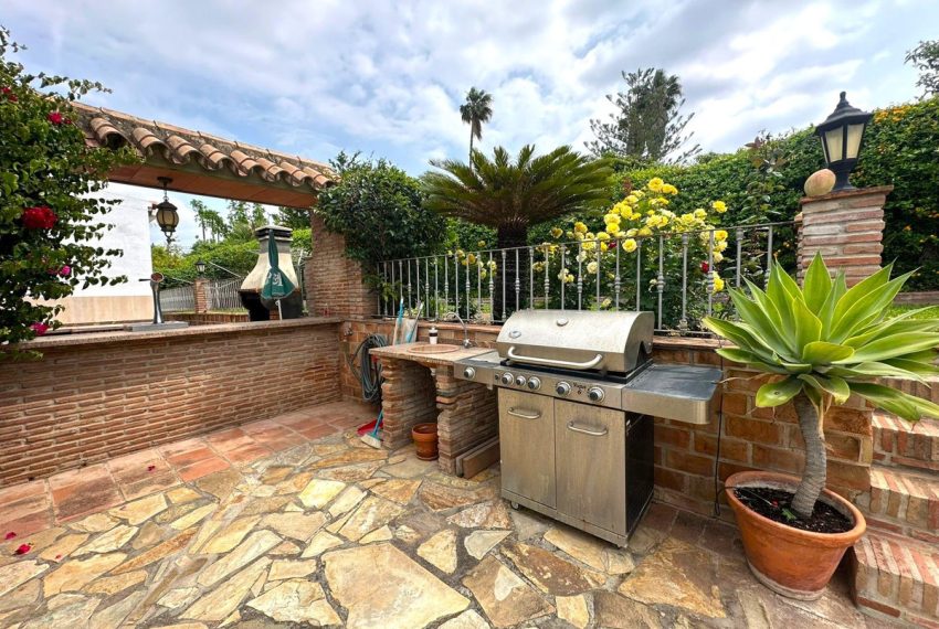 R5080618-Villa-For-Sale-Estepona-Finca-6-Beds-295-Built-6
