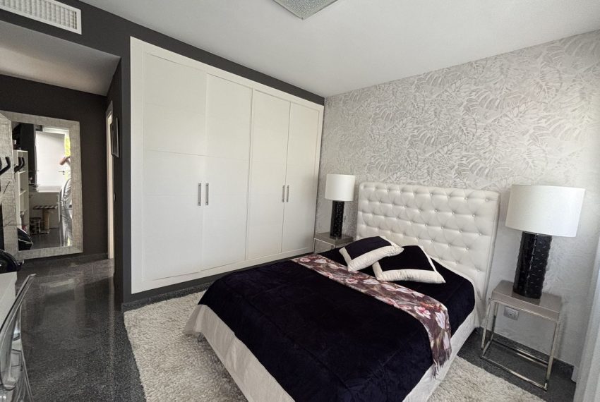 R5084113-Villa-For-Sale-La-Cala-Golf-Detached-5-Beds-441-Built-13