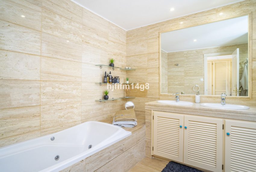 R5107042-Apartment-For-Sale-Nueva-Andalucia-Ground-Floor-2-Beds-263-Built-12
