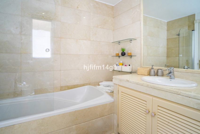 R5107042-Apartment-For-Sale-Nueva-Andalucia-Ground-Floor-2-Beds-263-Built-16