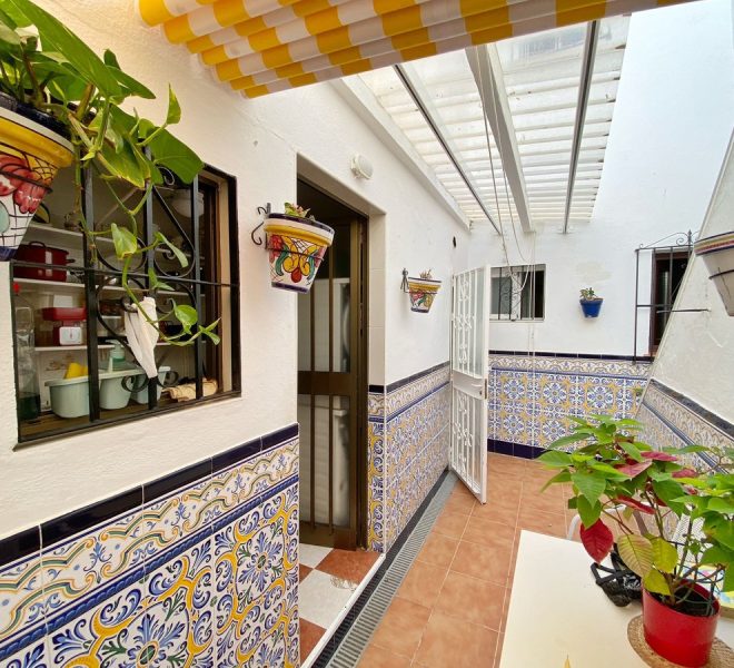 R5108419-Image 1-Terraced - 4 Beds - 218 Built