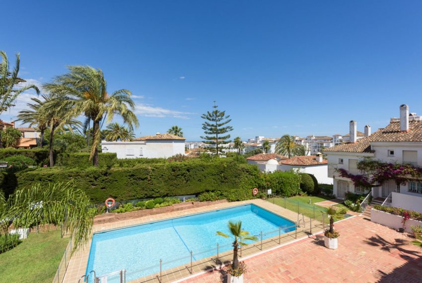 R5108635-Townhouse-For-Sale-Nueva-Andalucia-Terraced-3-Beds-132-Built-1