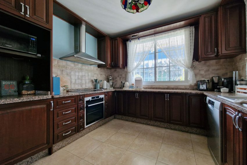 R5110717-Villa-For-Sale-Guadalmina-Baja-Detached-5-Beds-450-Built-14