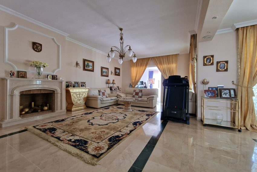 R5110717-Villa-For-Sale-Guadalmina-Baja-Detached-5-Beds-450-Built-8