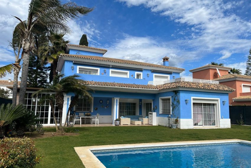 R5110717-Villa-For-Sale-Guadalmina-Baja-Detached-5-Beds-450-Built