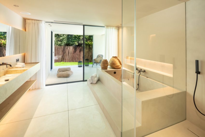 R5110969-Villa-For-Sale-Nueva-Andalucia-Detached-4-Beds-435-Built-16