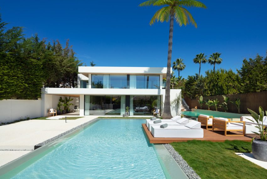 R5110969-Villa-For-Sale-Nueva-Andalucia-Detached-4-Beds-435-Built