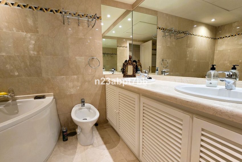 R5112445-Apartment-For-Sale-Nueva-Andalucia-Middle-Floor-2-Beds-118-Built-11