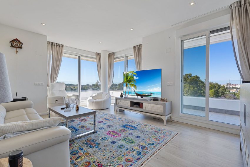 R5116612-Apartment-For-Sale-Nueva-Andalucia-Middle-Floor-3-Beds-126-Built