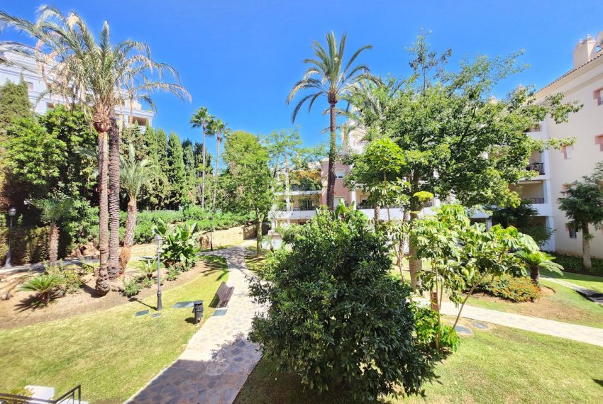 R5117008-Apartment-For-Sale-Nueva-Andalucia-Middle-Floor-2-Beds-151-Built