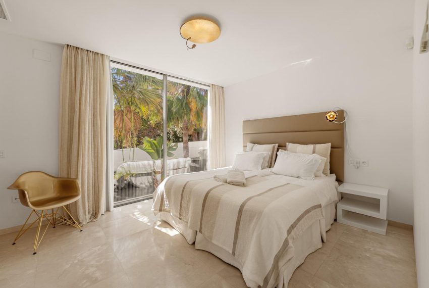 R5117725-Villa-For-Sale-Marbella-Detached-7-Beds-676-Built-14