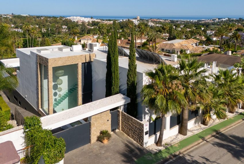 R5117725-Villa-For-Sale-Marbella-Detached-7-Beds-676-Built-2