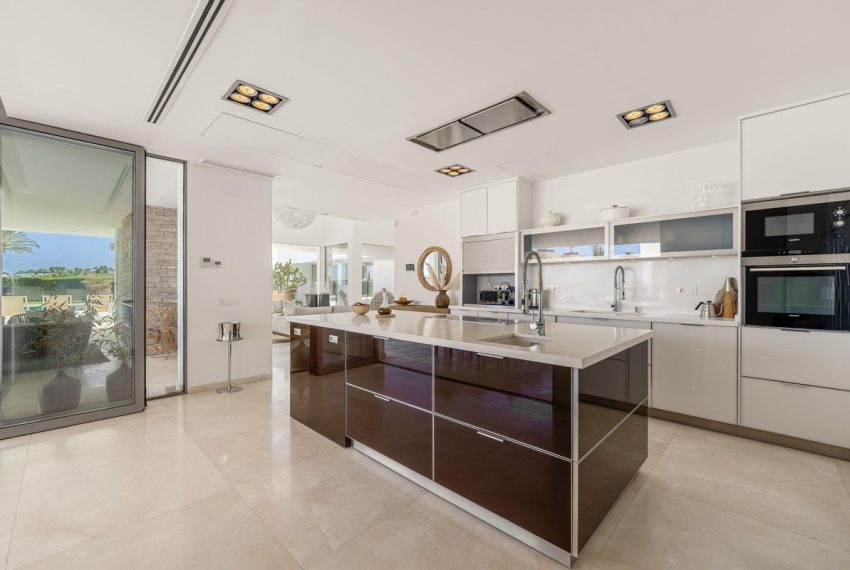 R5117725-Villa-For-Sale-Marbella-Detached-7-Beds-676-Built-9