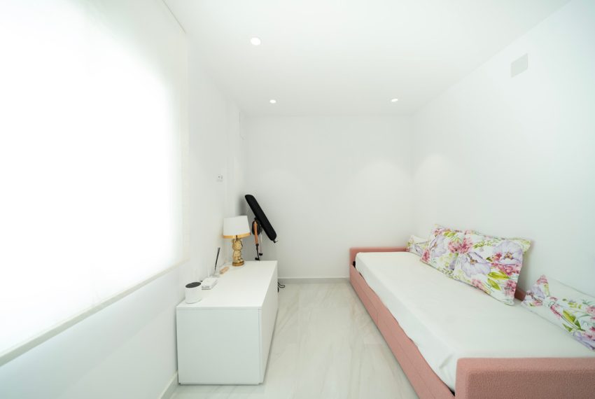 R5118349-Villa-For-Sale-Ojen-Semi-Detached-4-Beds-205-Built-17