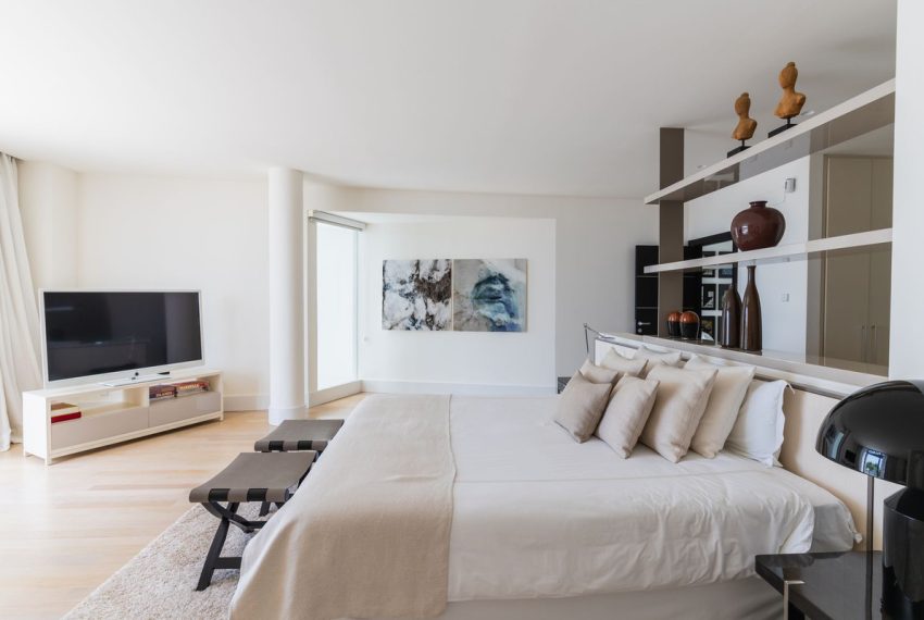 R5118889-Townhouse-For-Sale-Sierra-Blanca-Terraced-4-Beds-500-Built-19