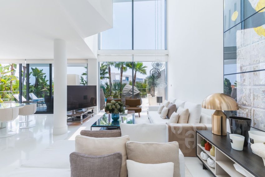 R5118889-Townhouse-For-Sale-Sierra-Blanca-Terraced-4-Beds-500-Built-4