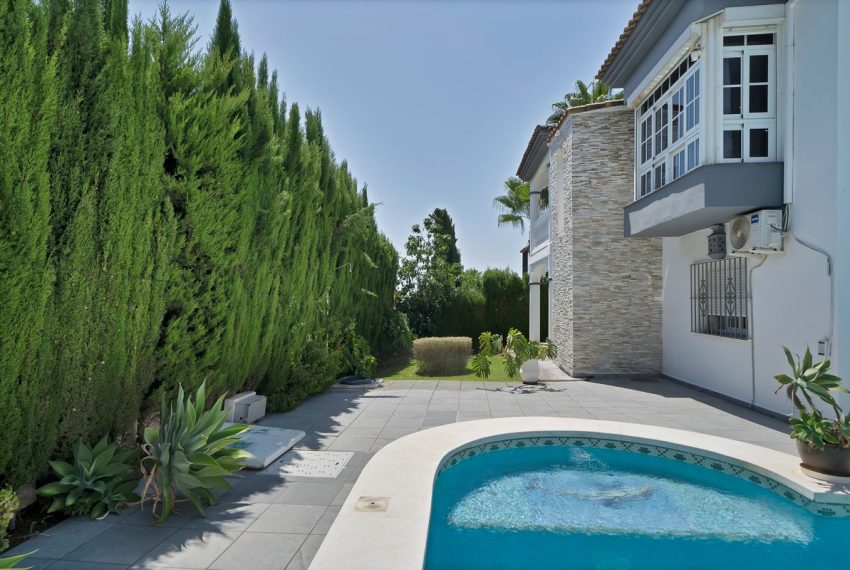 R5119003-Villa-For-Sale-Estepona-Detached-3-Beds-258-Built-2