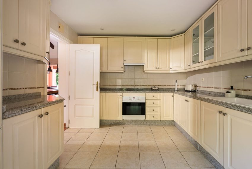 R5119606-Villa-For-Sale-Estepona-Detached-4-Beds-456-Built-11