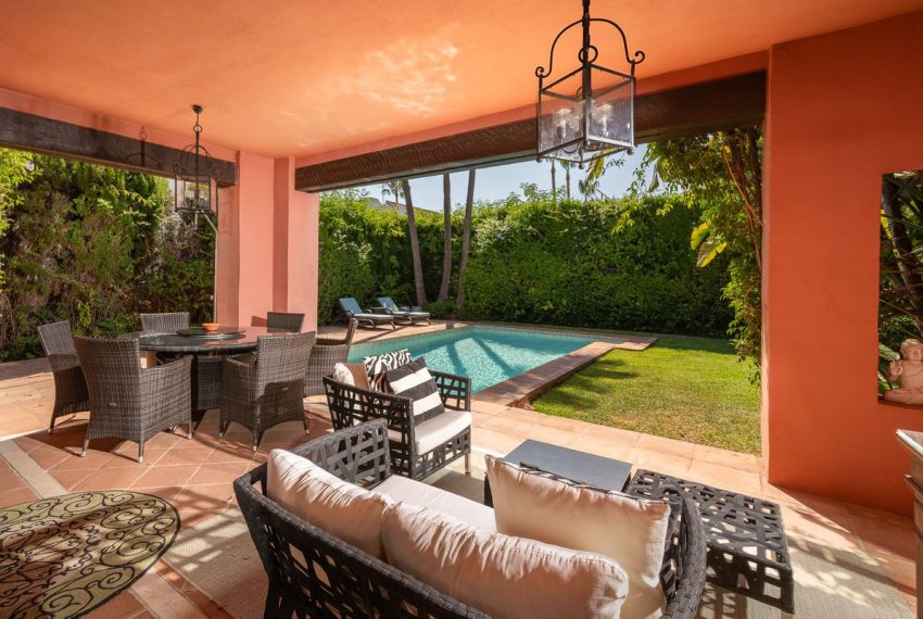 R5119606-Villa-For-Sale-Estepona-Detached-4-Beds-456-Built-2