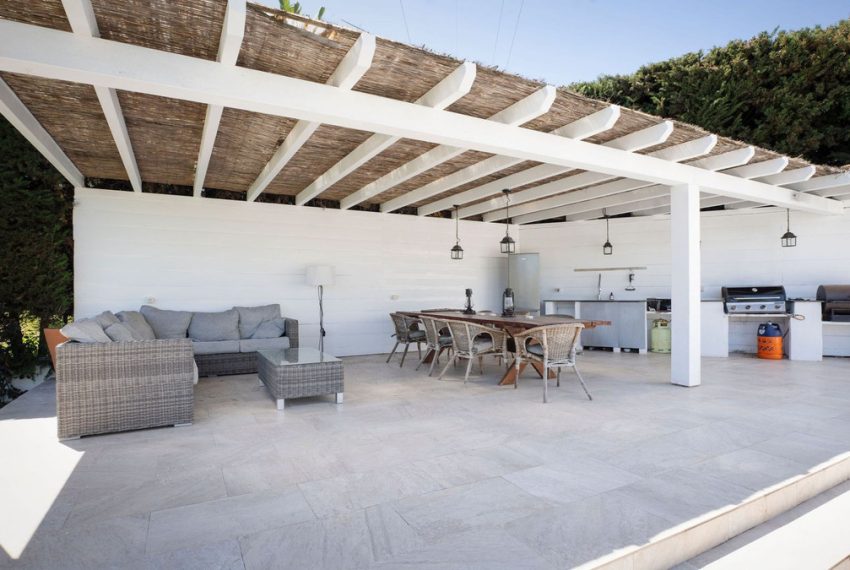 R5122204-Villa-For-Sale-Nueva-Andalucia-Detached-4-Beds-336-Built-3