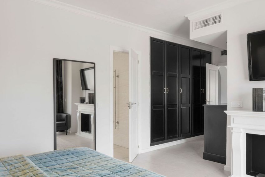 R5122204-Villa-For-Sale-Nueva-Andalucia-Detached-4-Beds-336-Built-7
