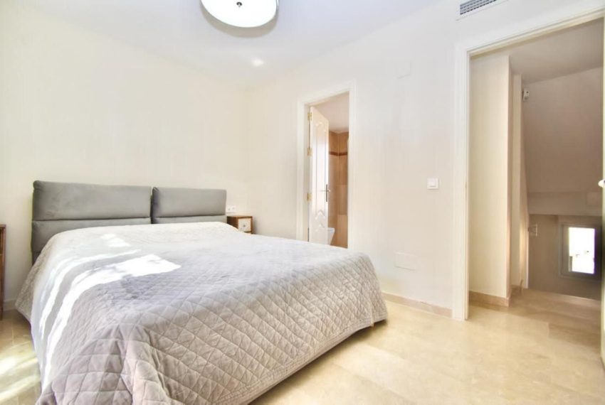 R5123890-Townhouse-For-Sale-Nueva-Andalucia-Terraced-4-Beds-210-Built-11