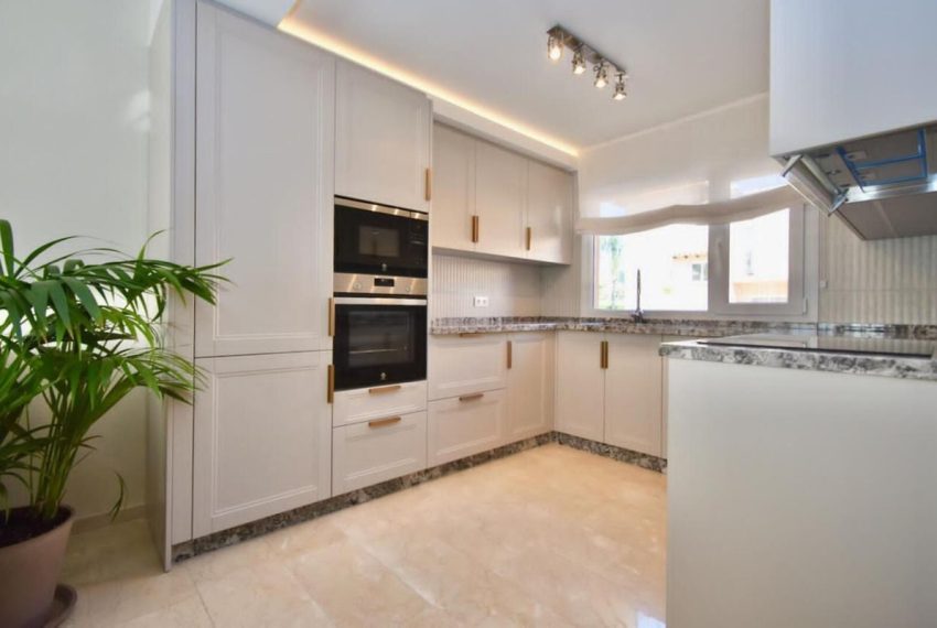 R5123890-Townhouse-For-Sale-Nueva-Andalucia-Terraced-4-Beds-210-Built-4