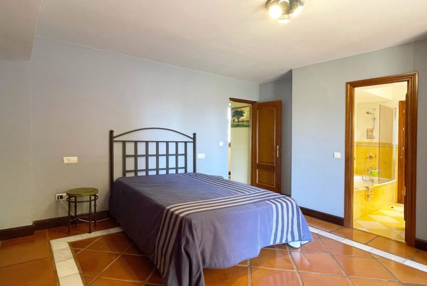 R5126434-Villa-For-Sale-San-Pedro-de-Alcantara-Detached-5-Beds-300-Built-6