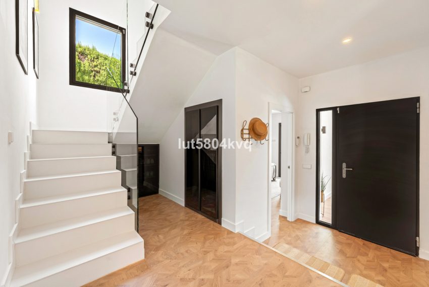 R5126596-Villa-For-Sale-Nueva-Andalucia-Detached-4-Beds-280-Built-12