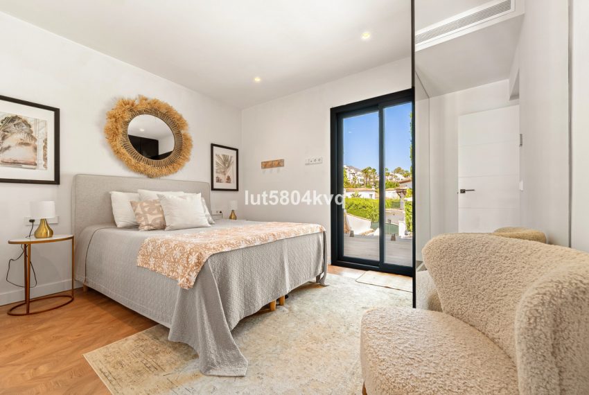 R5126596-Villa-For-Sale-Nueva-Andalucia-Detached-4-Beds-280-Built-13