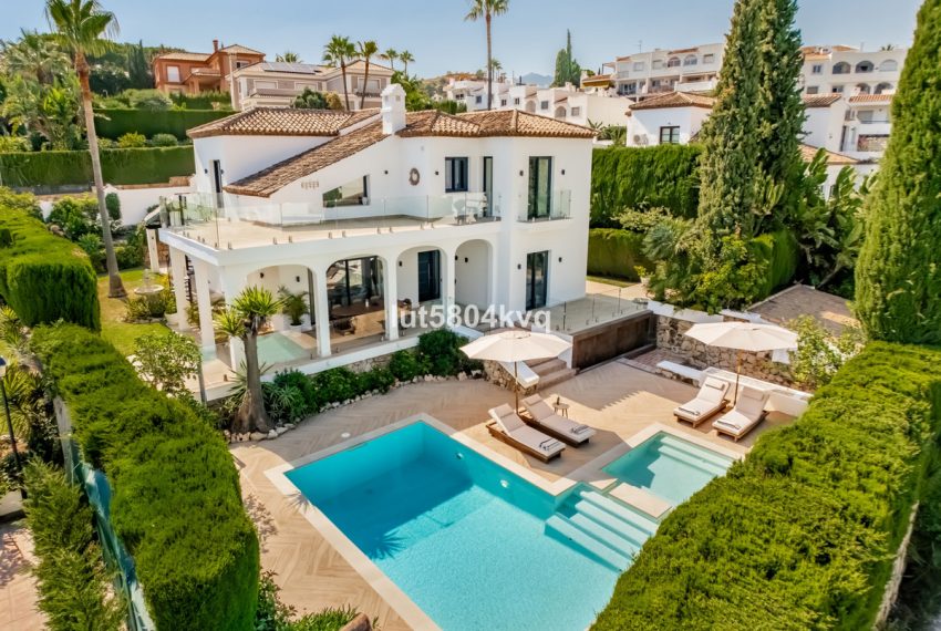 R5126596-Villa-For-Sale-Nueva-Andalucia-Detached-4-Beds-280-Built-5