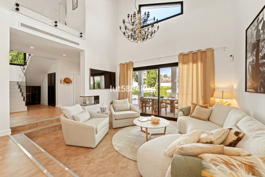 R5126596-Villa-For-Sale-Nueva-Andalucia-Detached-4-Beds-280-Built-6