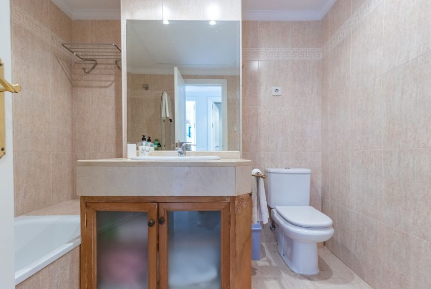 R5127019-Apartment-For-Sale-The-Golden-Mile-Penthouse-Duplex-4-Beds-185-Built-10