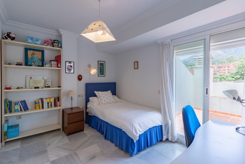 R5127019-Apartment-For-Sale-The-Golden-Mile-Penthouse-Duplex-4-Beds-185-Built-11