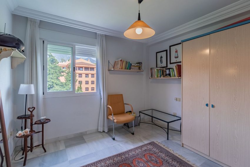 R5127019-Apartment-For-Sale-The-Golden-Mile-Penthouse-Duplex-4-Beds-185-Built-12