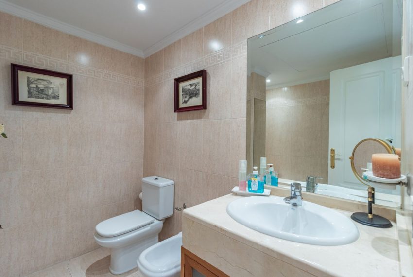 R5127019-Apartment-For-Sale-The-Golden-Mile-Penthouse-Duplex-4-Beds-185-Built-14