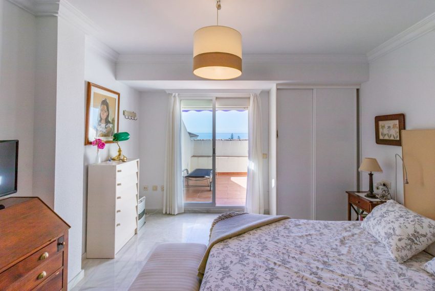 R5127019-Apartment-For-Sale-The-Golden-Mile-Penthouse-Duplex-4-Beds-185-Built-4