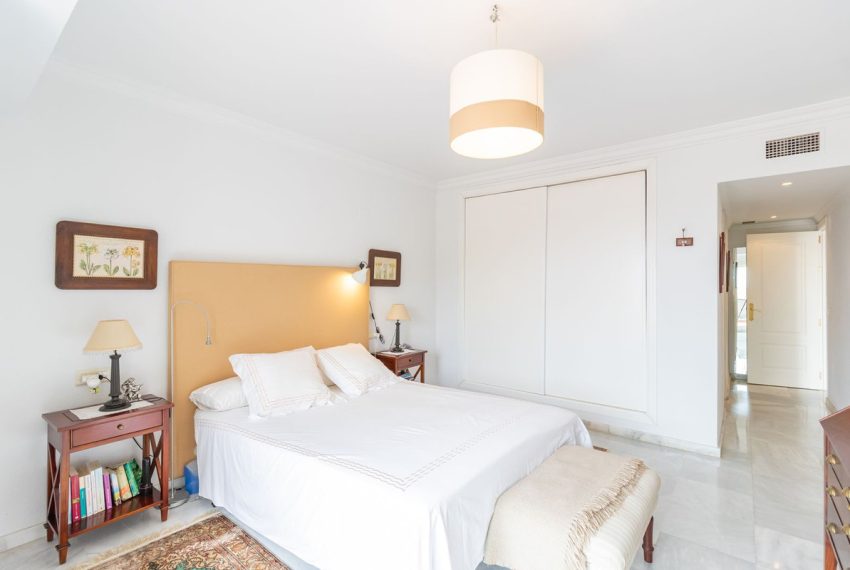 R5127019-Apartment-For-Sale-The-Golden-Mile-Penthouse-Duplex-4-Beds-185-Built-5