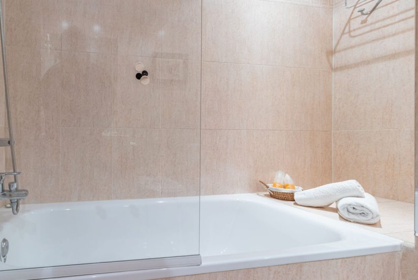 R5127019-Apartment-For-Sale-The-Golden-Mile-Penthouse-Duplex-4-Beds-185-Built-7